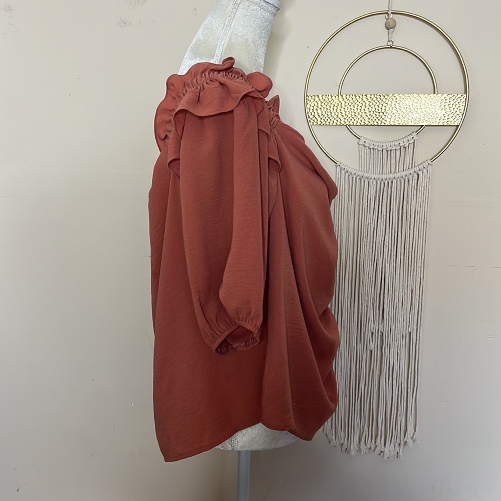 Boutique libian • terracotta rust off shoulder top - Picture 2 of 13